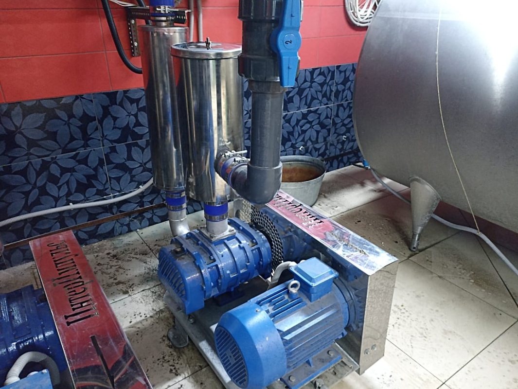 Установка вакуумная роторная УВР-1500