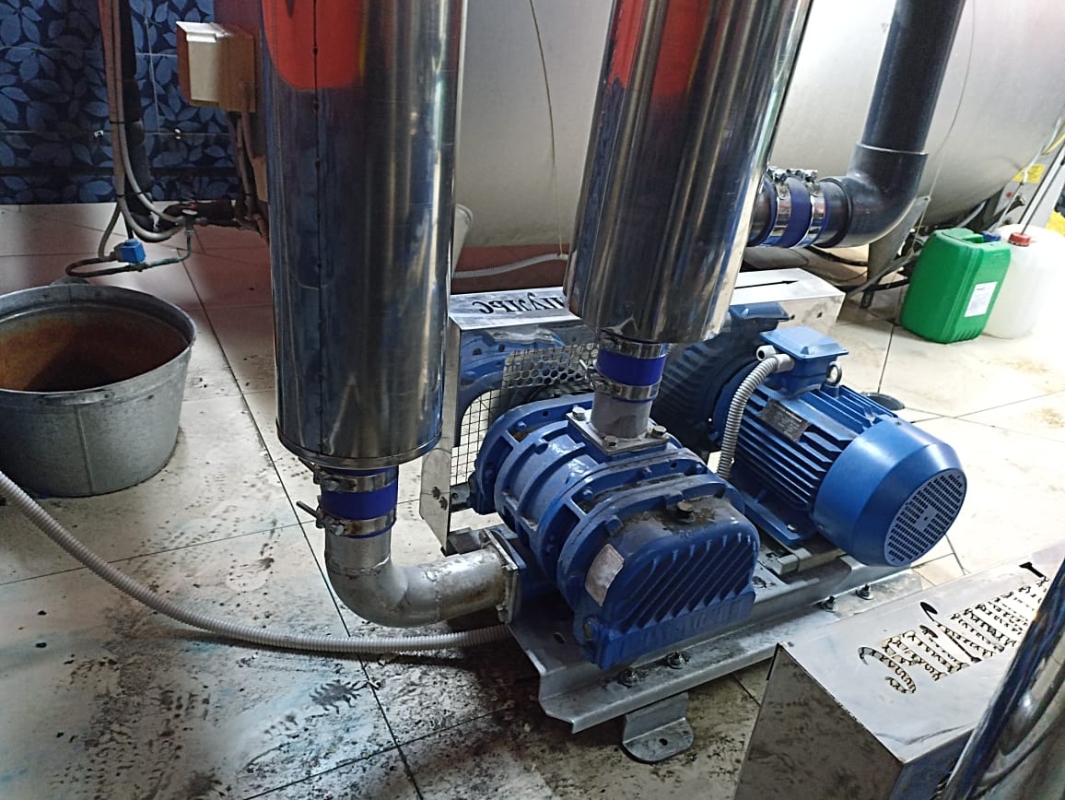 Установка вакуумная роторная УВР-1500