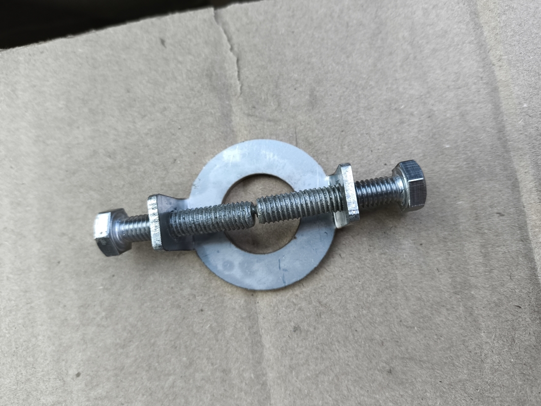 Кронштейн крепления датчика молока Правый