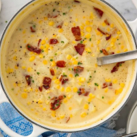 Кукурузный суп с беконом и картофелем