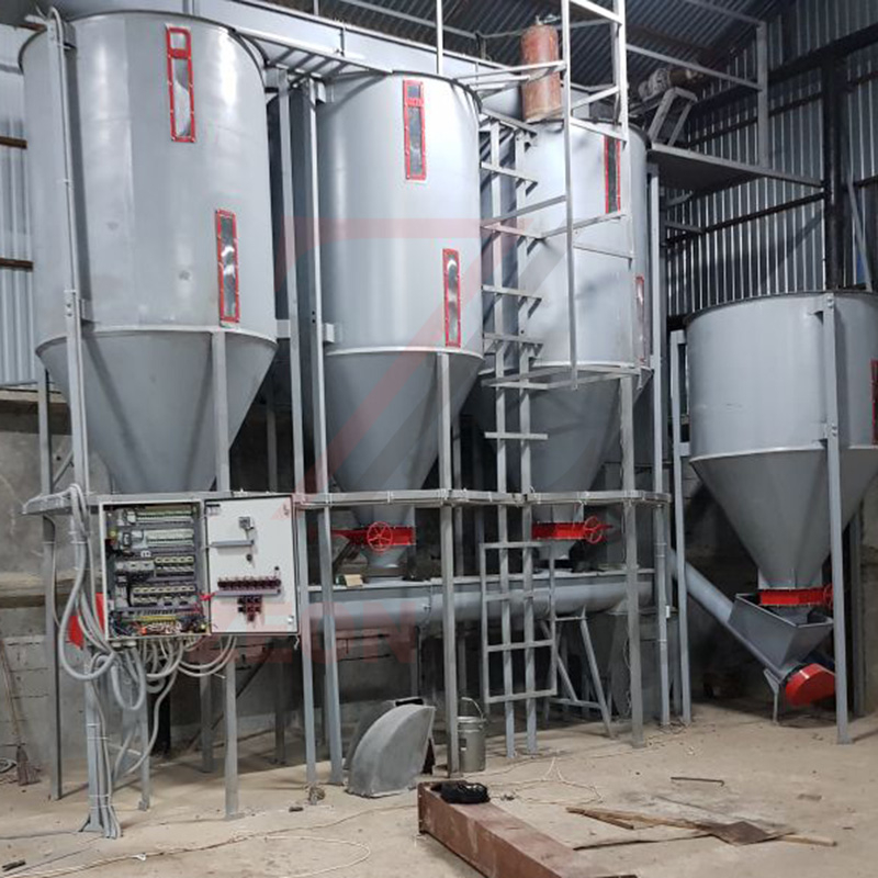 Смеситель кормов шнековый вертикальный ВС-1,7Ш