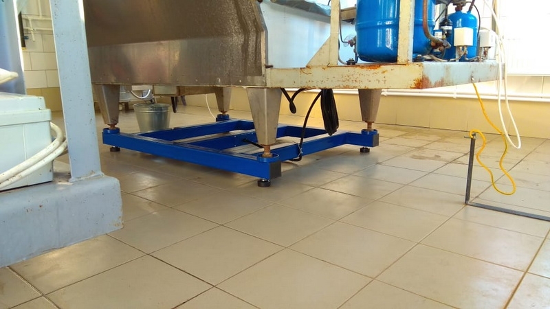 Весы для танков охладителей молока